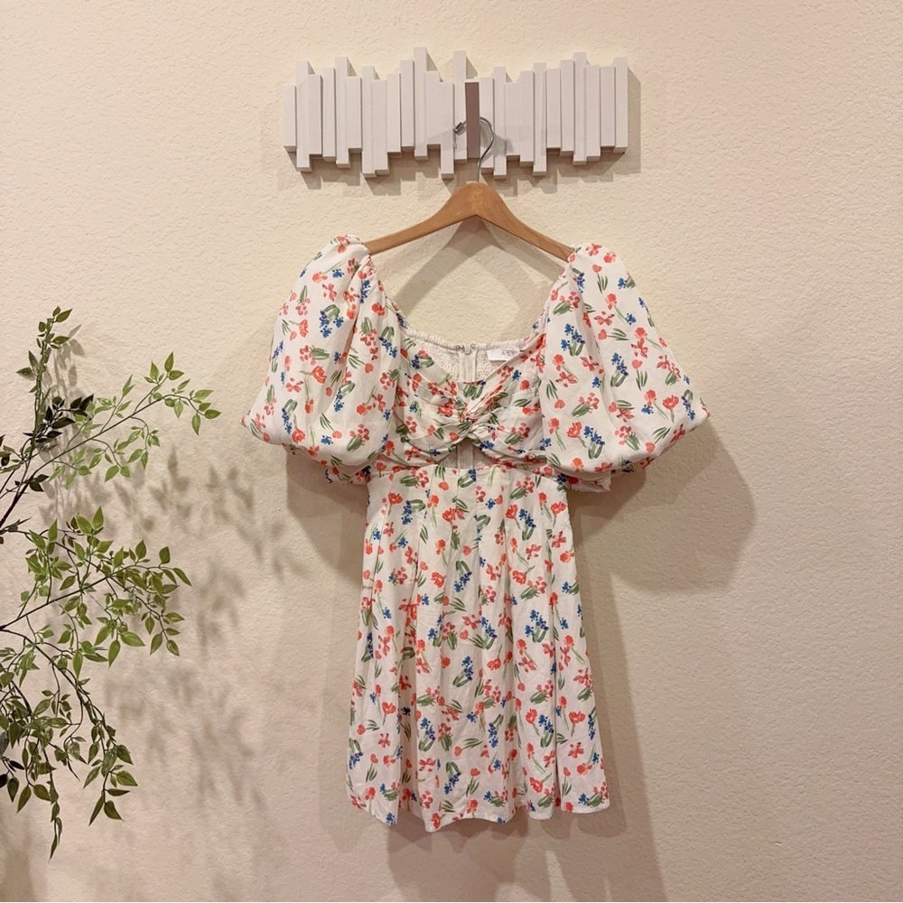 ASTR Serilda Mini Dress in Red Multi Floral Size Small NWT - Picture 3 of 9